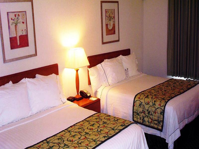 Fairfield Inn & Suites Блумінгтон Екстер'єр фото