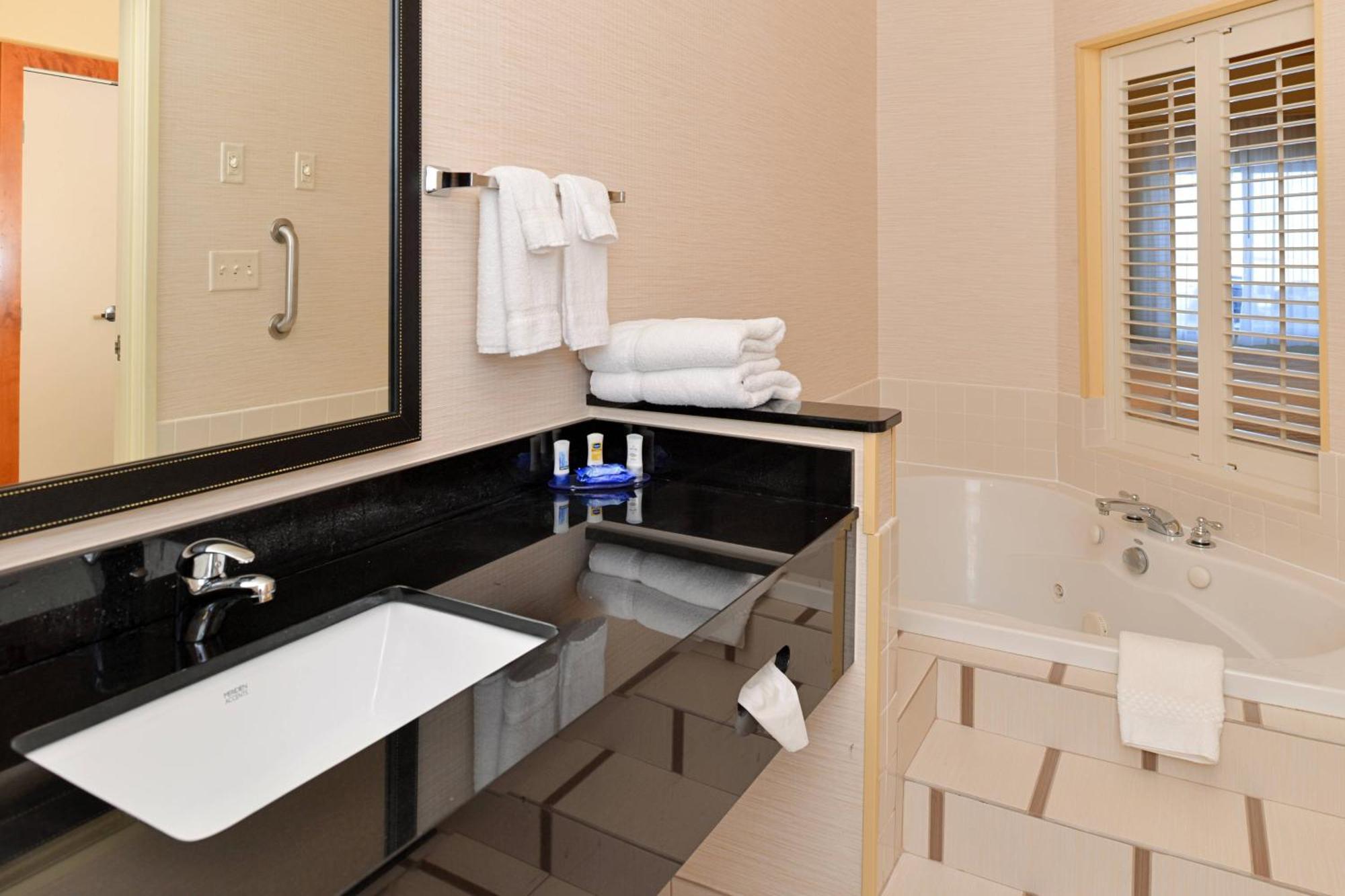 Fairfield Inn & Suites Блумінгтон Екстер'єр фото