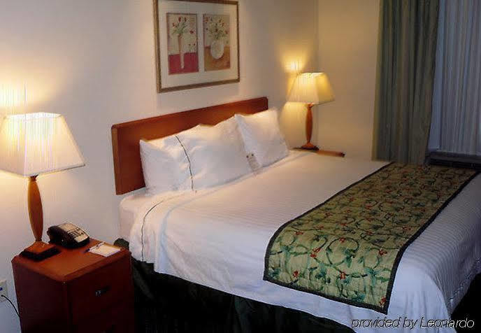 Fairfield Inn & Suites Блумінгтон Екстер'єр фото